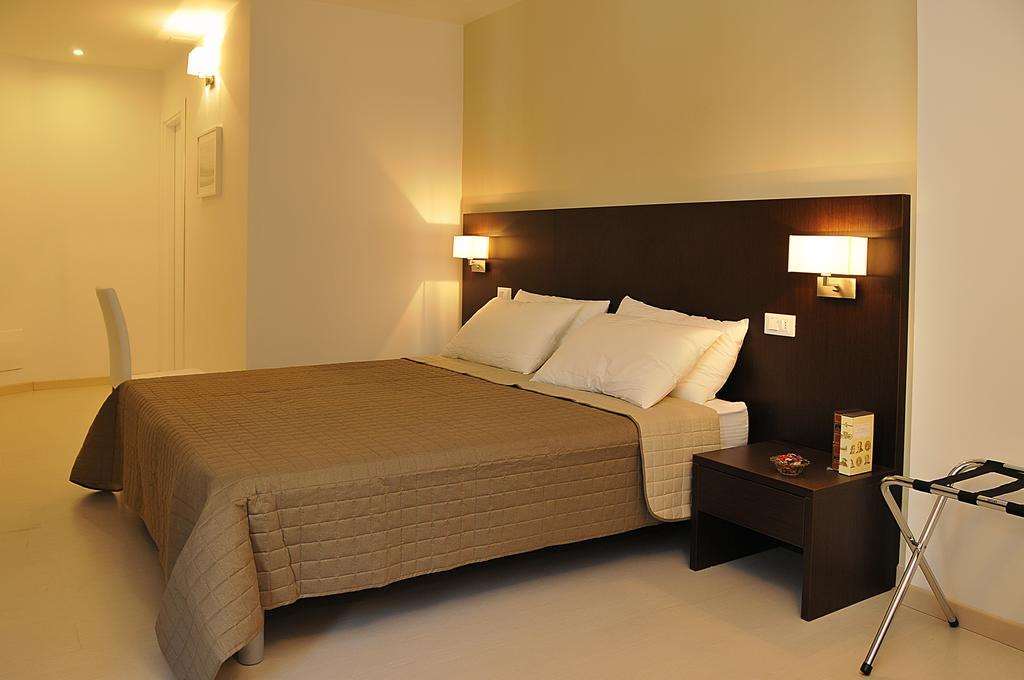 Le Stanze Sul Corso Bed & Breakfast Pescara Cameră foto